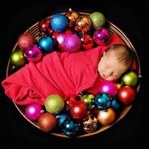 Dec24: Baby's first Christmas--cute! Aha, so we meet again